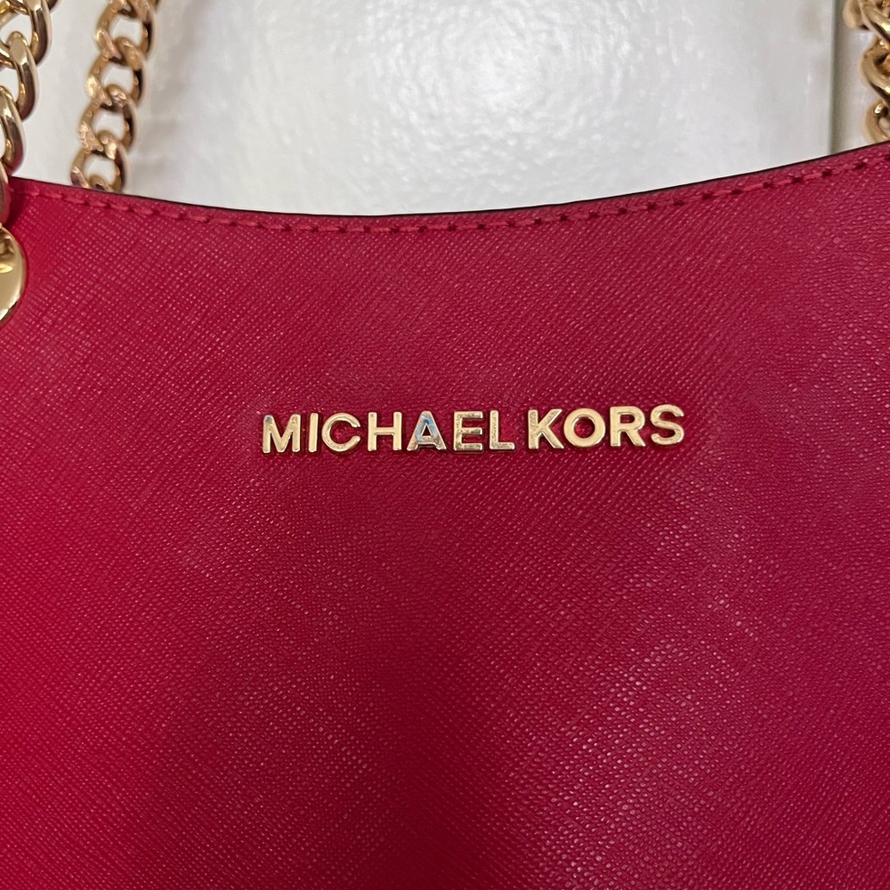 Michael Kors Red Saffiano Leather Shoulder Bag with Gold Chain - Picture 11 of 12